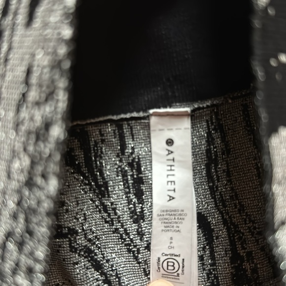 Athleta Aurora Shine Tights size S. 25” inseam. Worn twice. Matching top avail - Picture 3 of 4